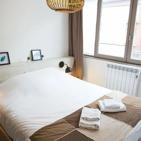 Oparadi - Moderne Et Chaleureux A Apartamento